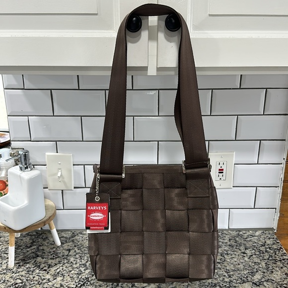 NWT‎ Harveys Espresso Mini Messenger Crossbody Seatbelt Bag - Picture 1 of 10
